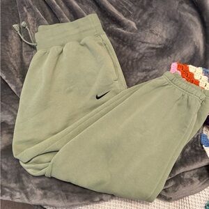 Nike women’s Sage Green sweatpants